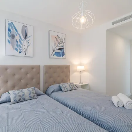 Oasis 325 First Floor إِستيبونا