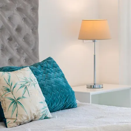Oasis 325 First Floor إِستيبونا