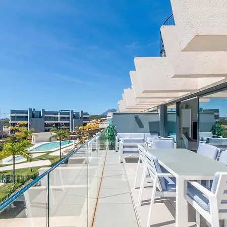 Oasis 325 First Floor Apartment Estepona